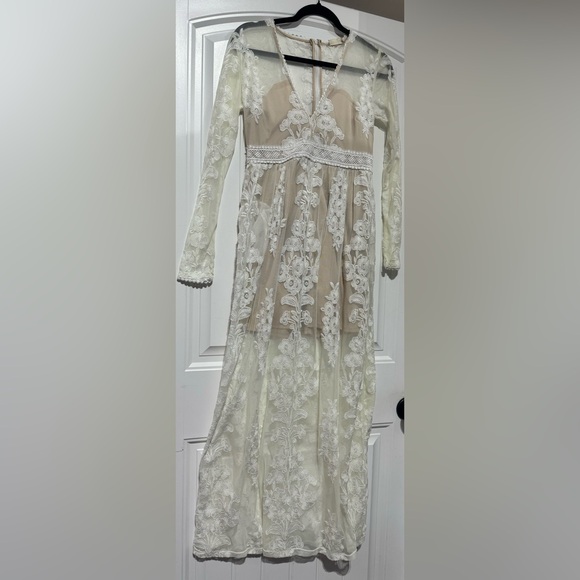 Altar’d State Ivory Lace Floral Norrie Maxi Dress Size Medium - Picture 3 of 9